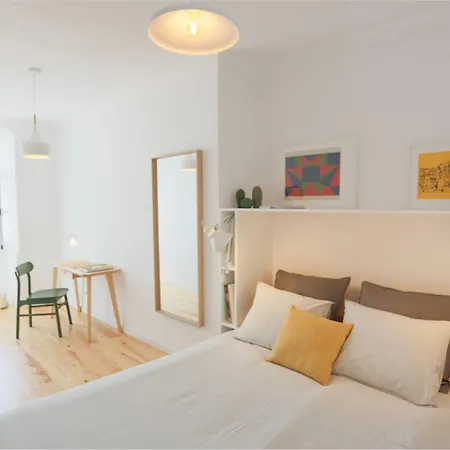 Bright 2br W/ Tagus View | By Airnest Lisbona