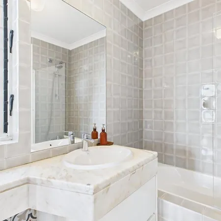 Bright 2br W/ Tagus View | By Airnest *